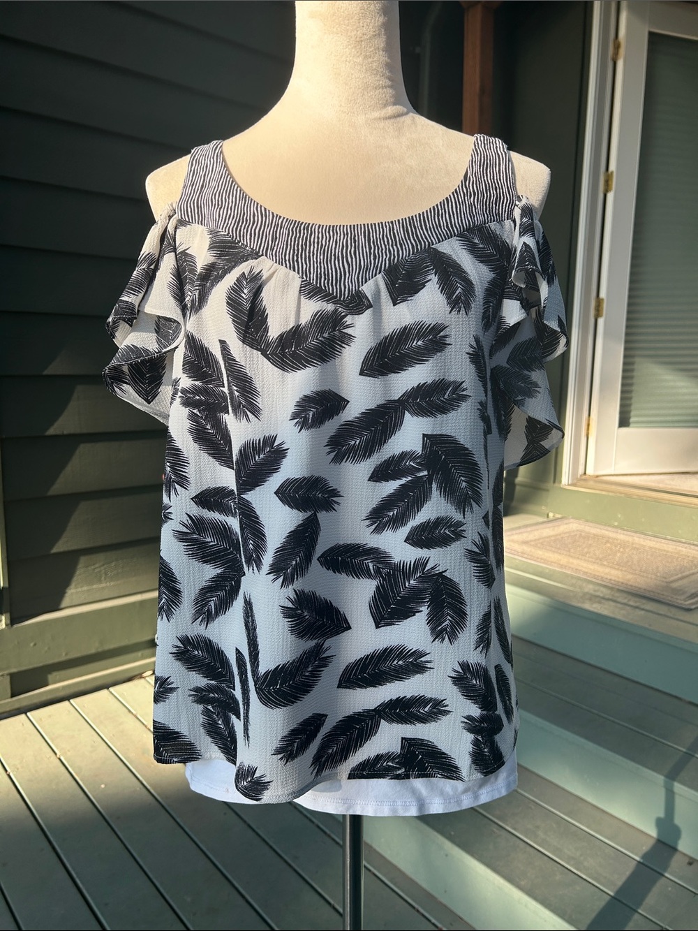Cold-Shoulder Feather Print Top - Black & White